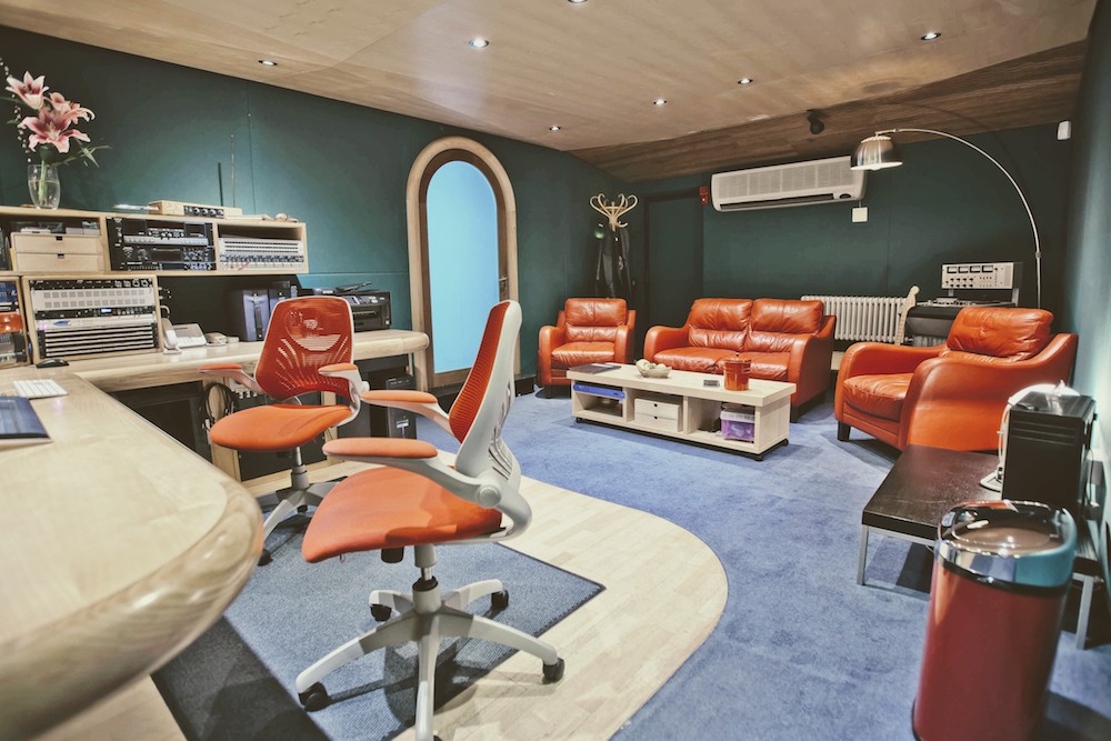 Radio & Podcast Studios in Central London for Recording, Editing